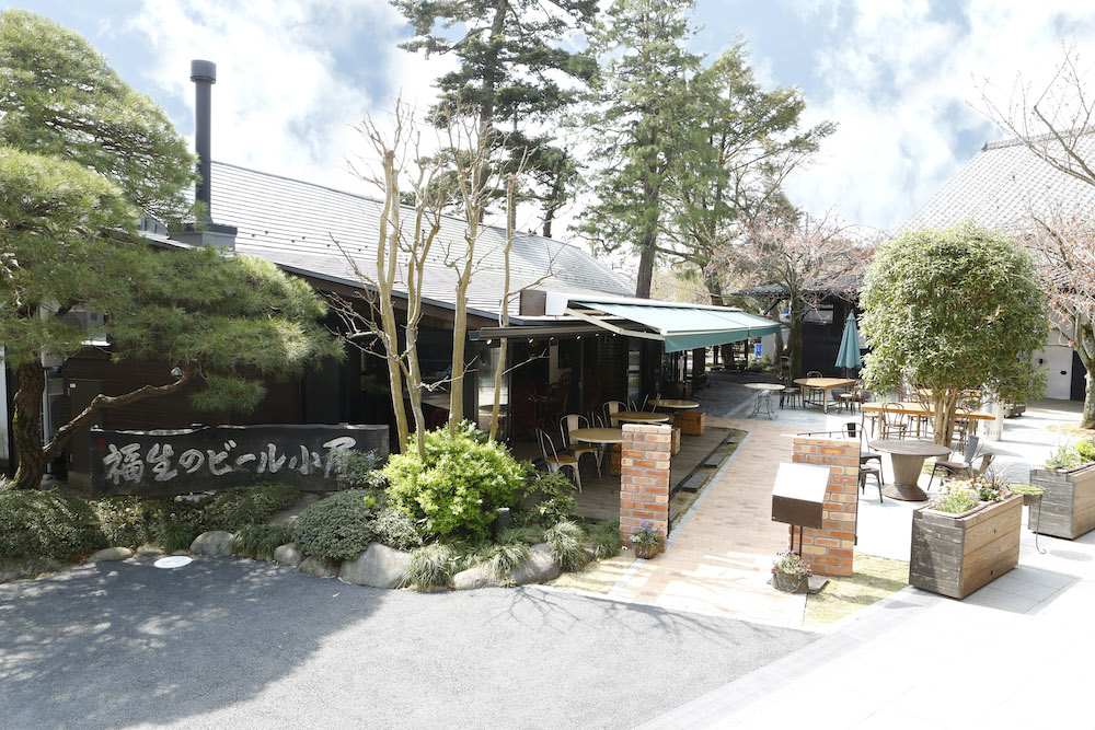 石川酒造敷地内、福生のビール小屋