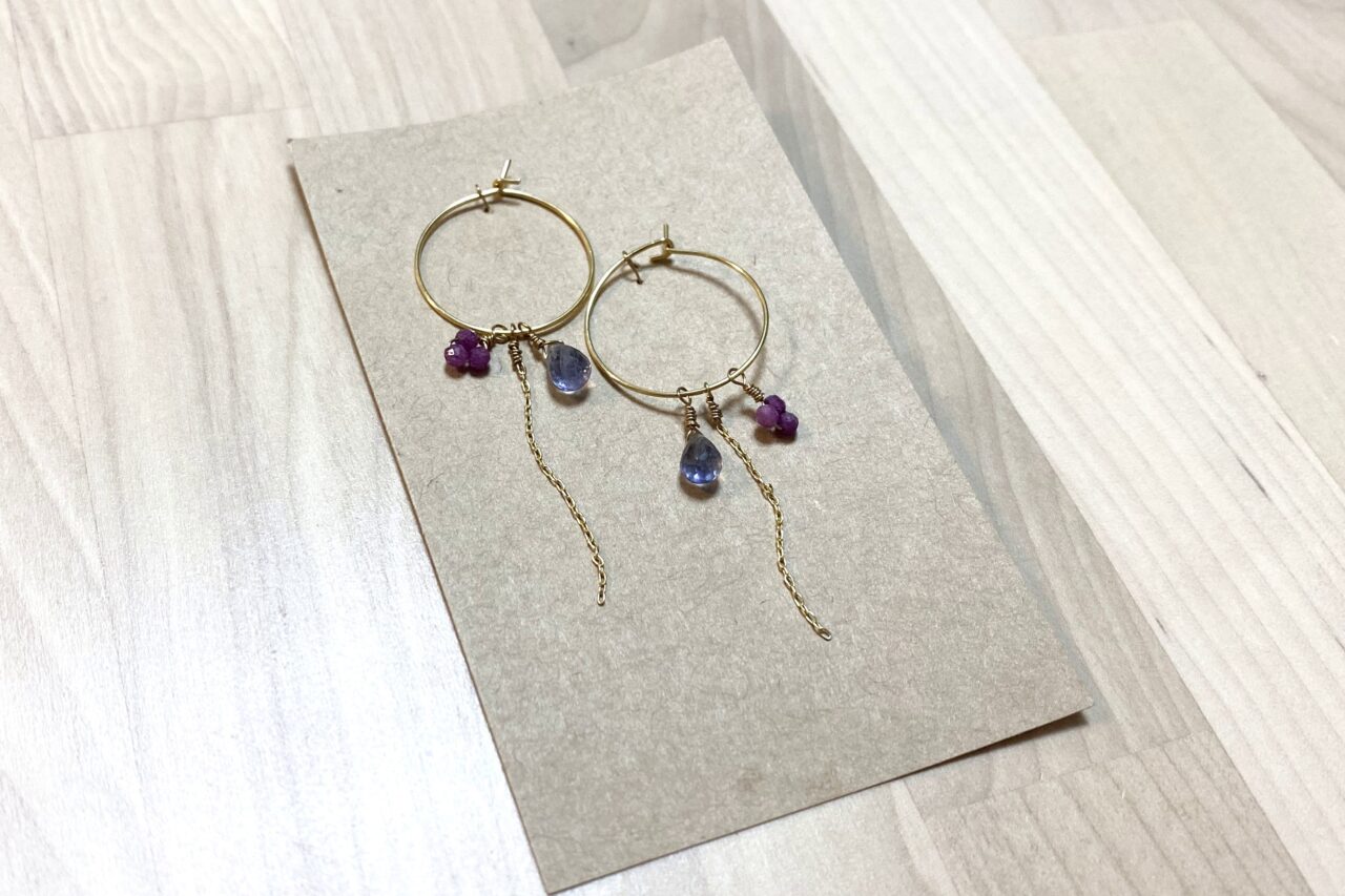 ハンドメイド　天然石　ループピアス