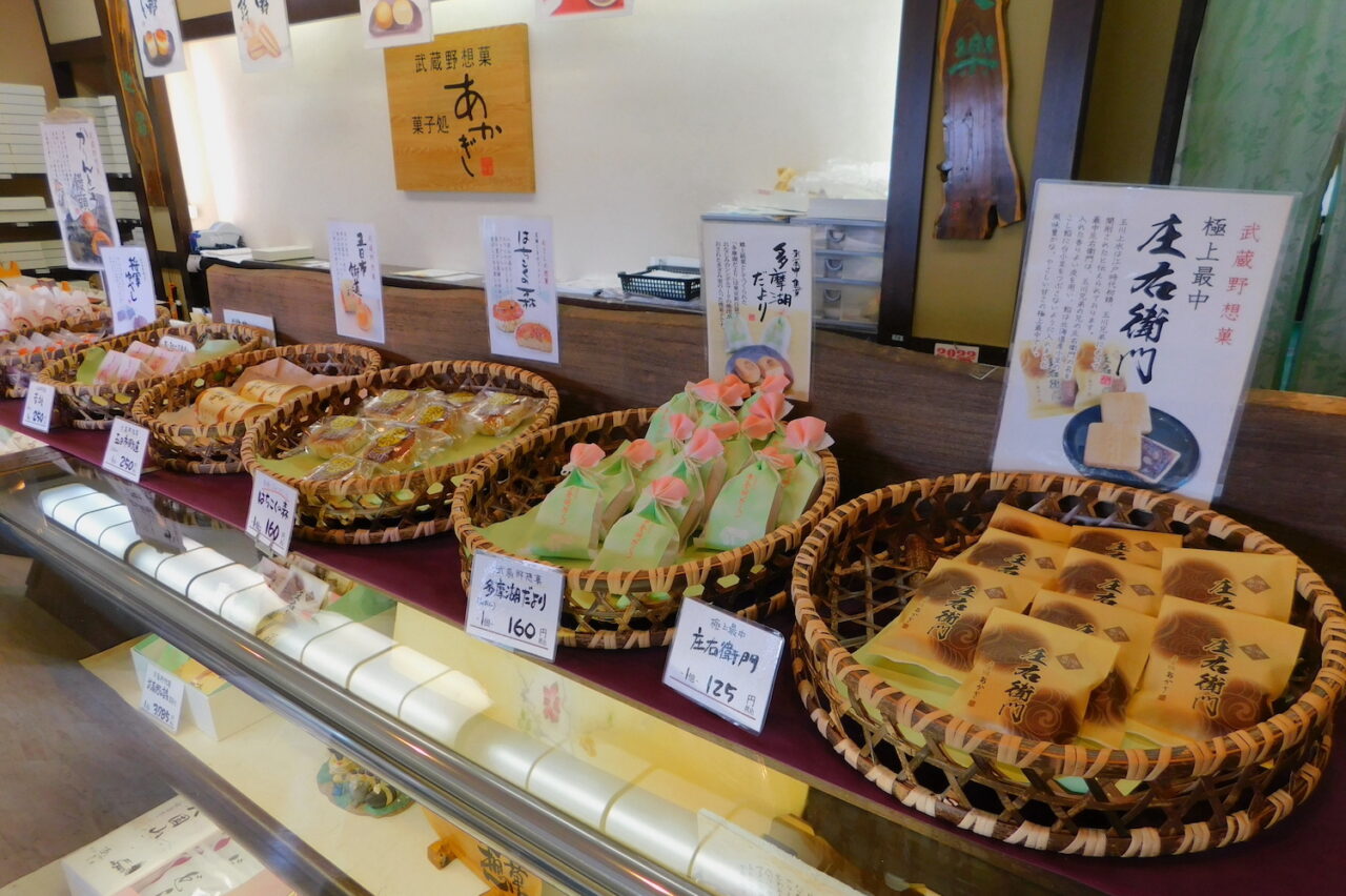 店内カウンターには武蔵野想菓のラインナップが揃っています