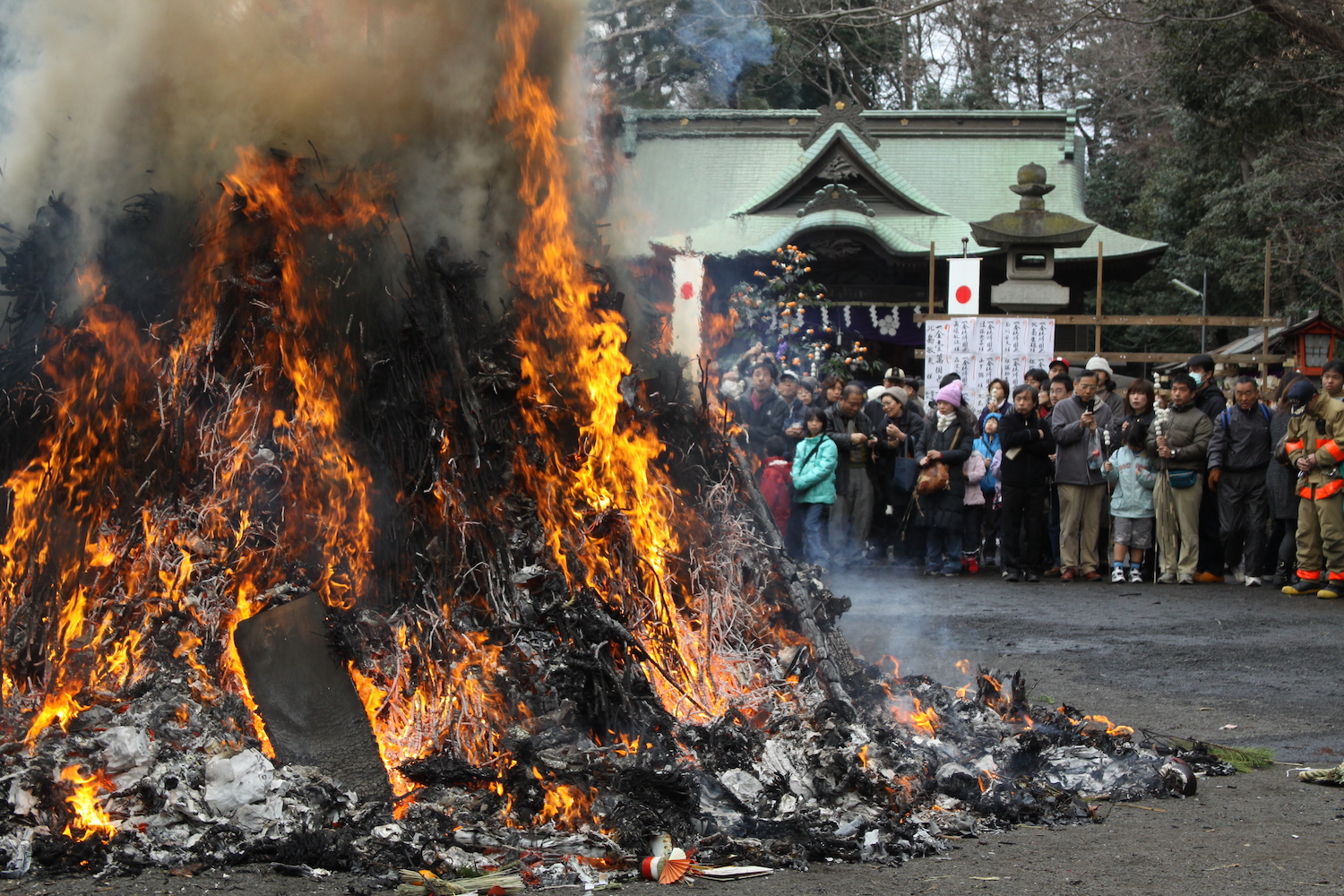 谷保天満宮どんど焼き