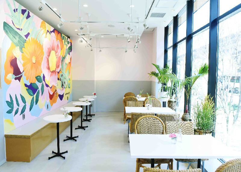 日比谷花壇の新業態「FLOWERS BAKE & ICE CREAM」が立川にオープン